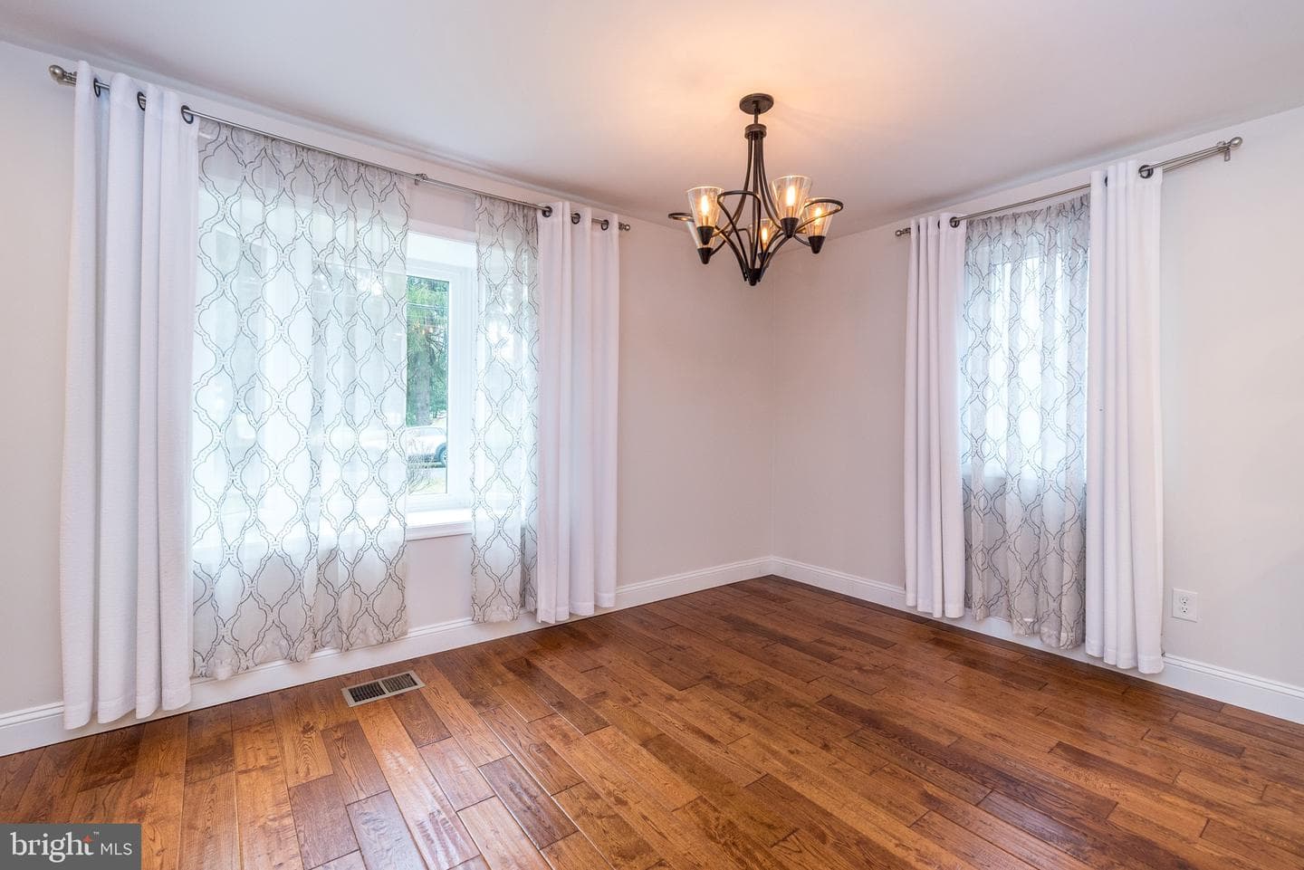 1630 Bonnie Brae Drive photo 40