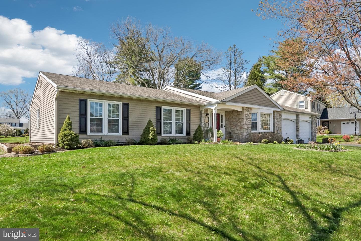 923 Pickering Drive photo 3
