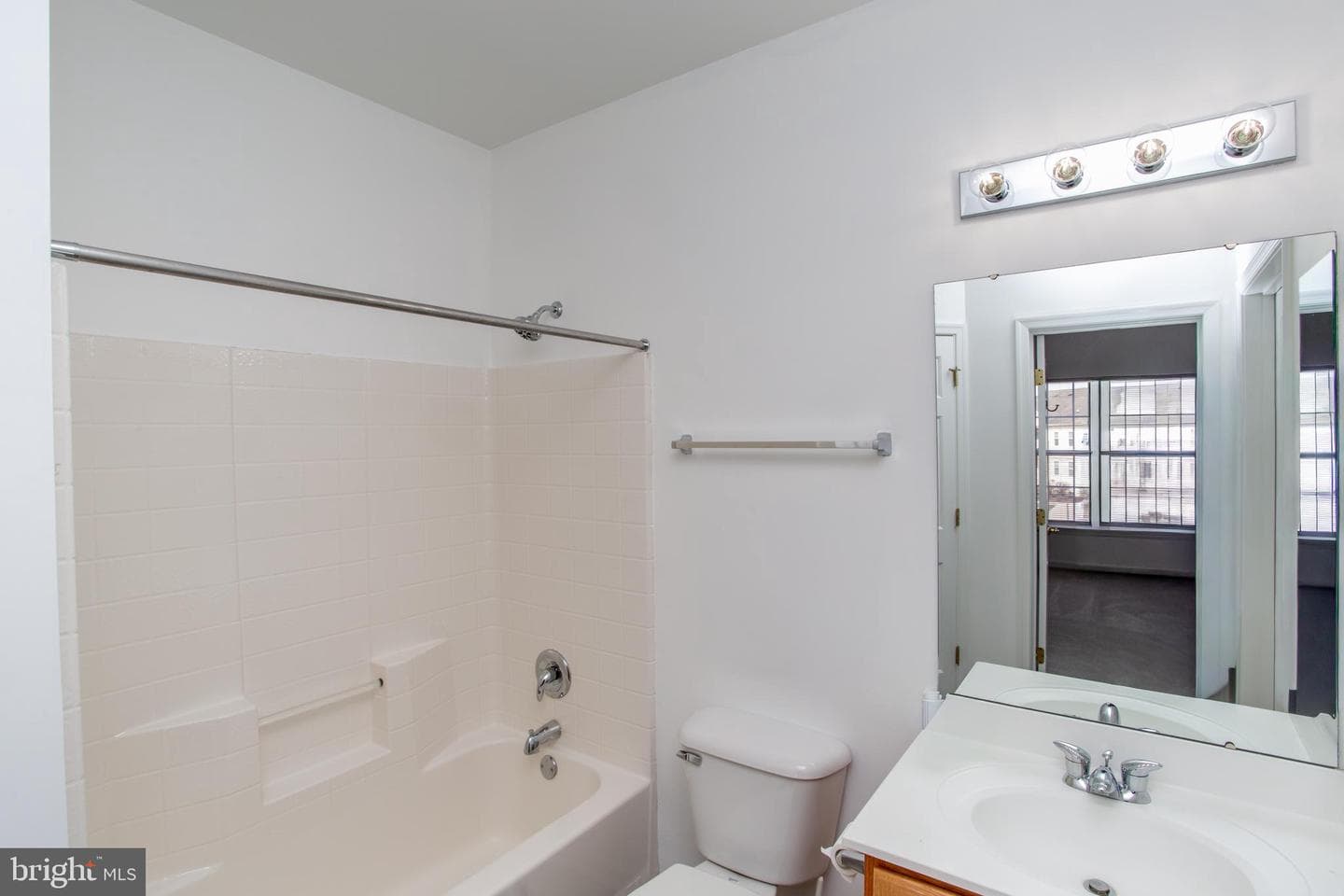 100 Beech Boulevard #204 photo 31
