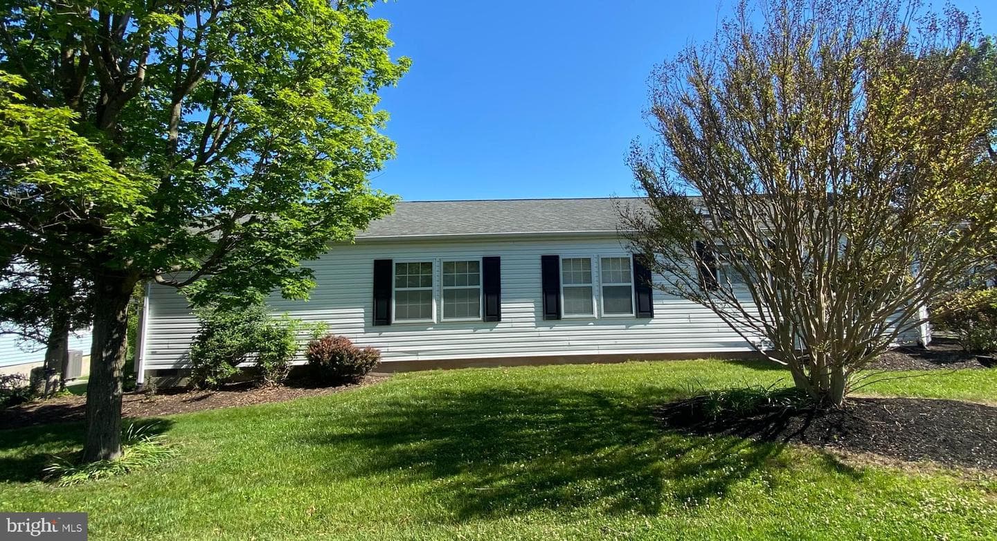 449 Grouse Court W photo 37