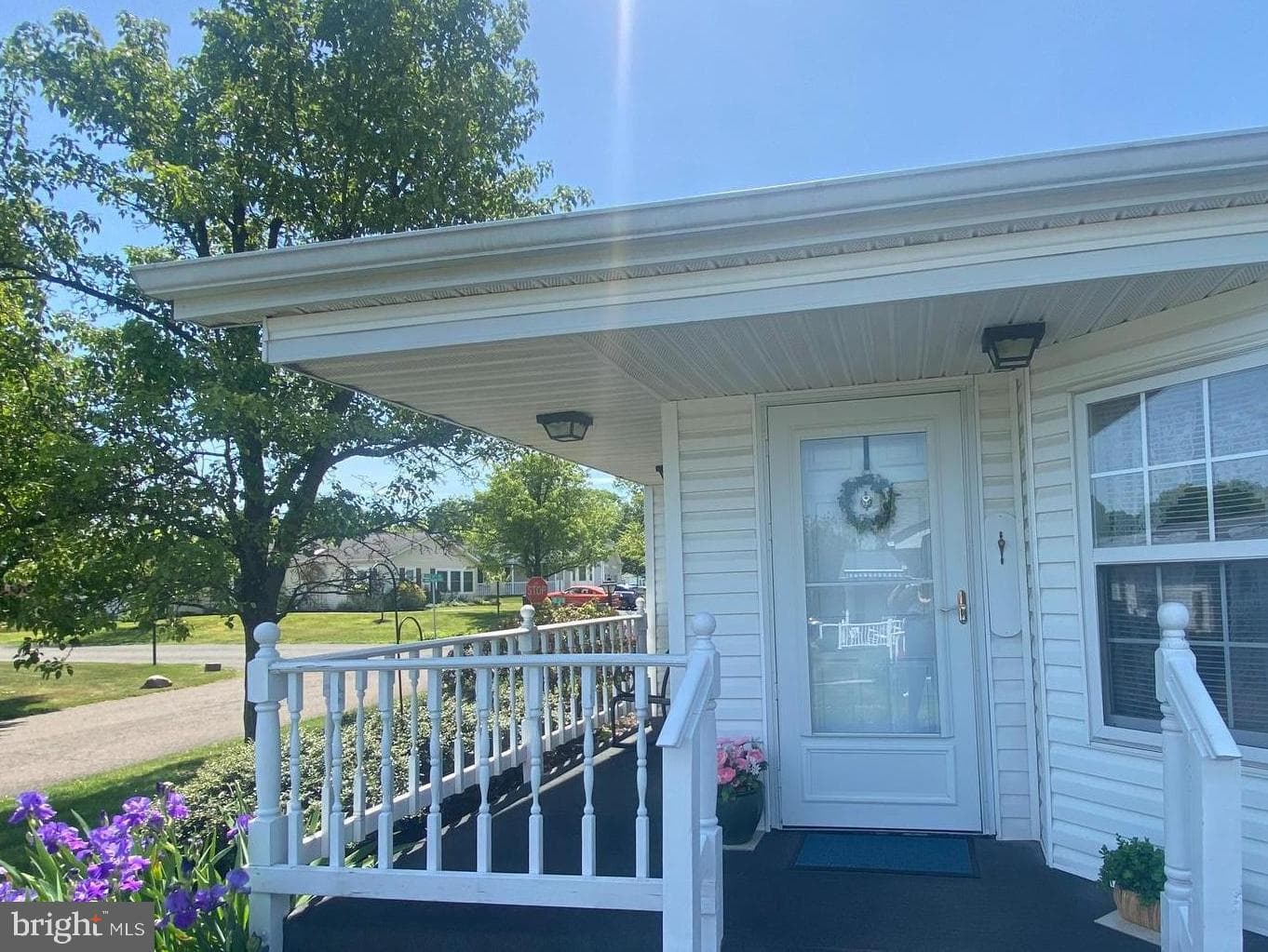 449 Grouse Court W photo 6