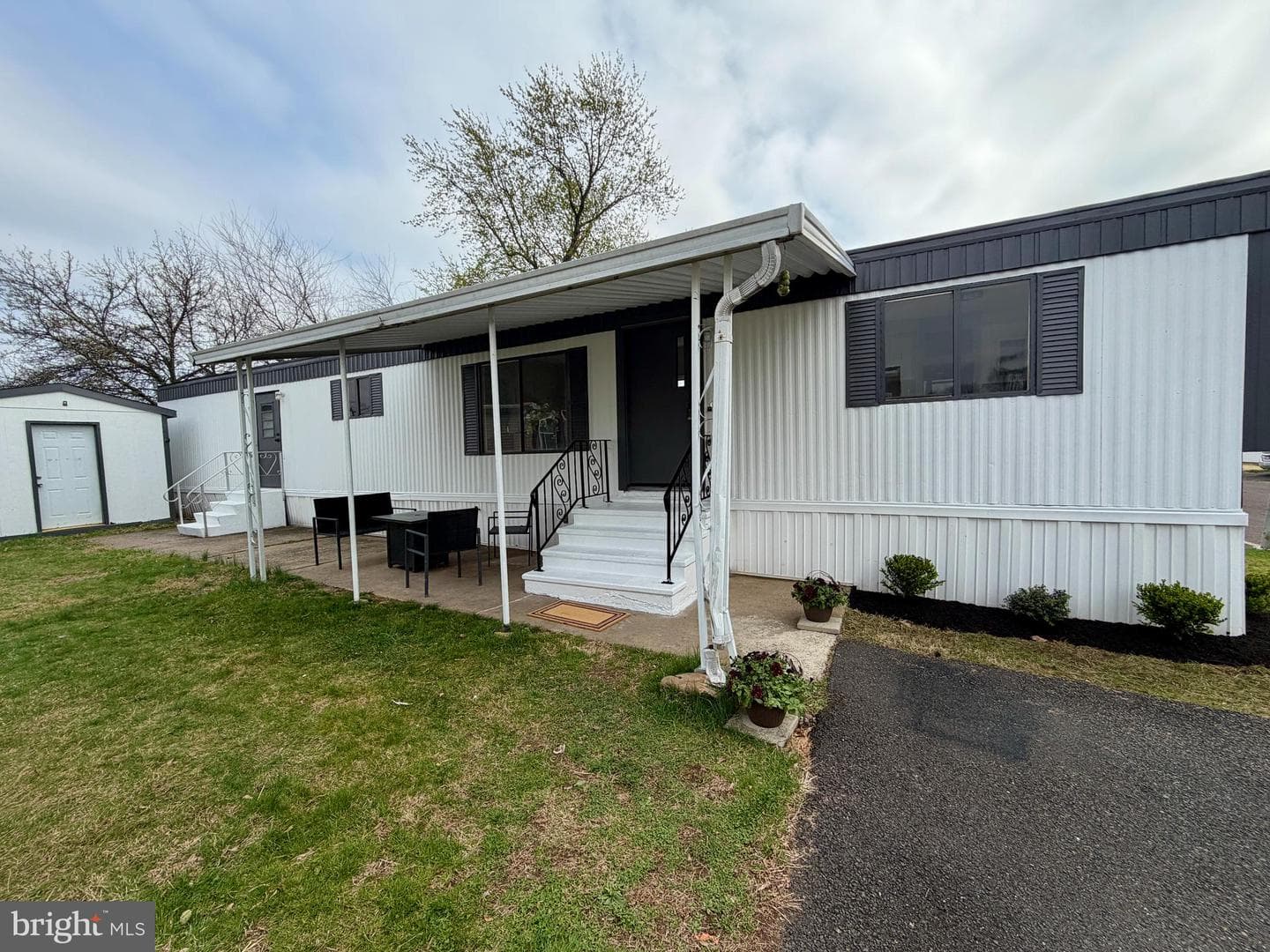 6211 Foster Dr photo 1