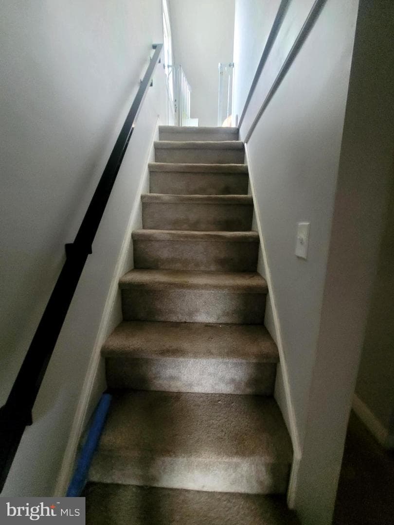 574 Bath Street photo 13