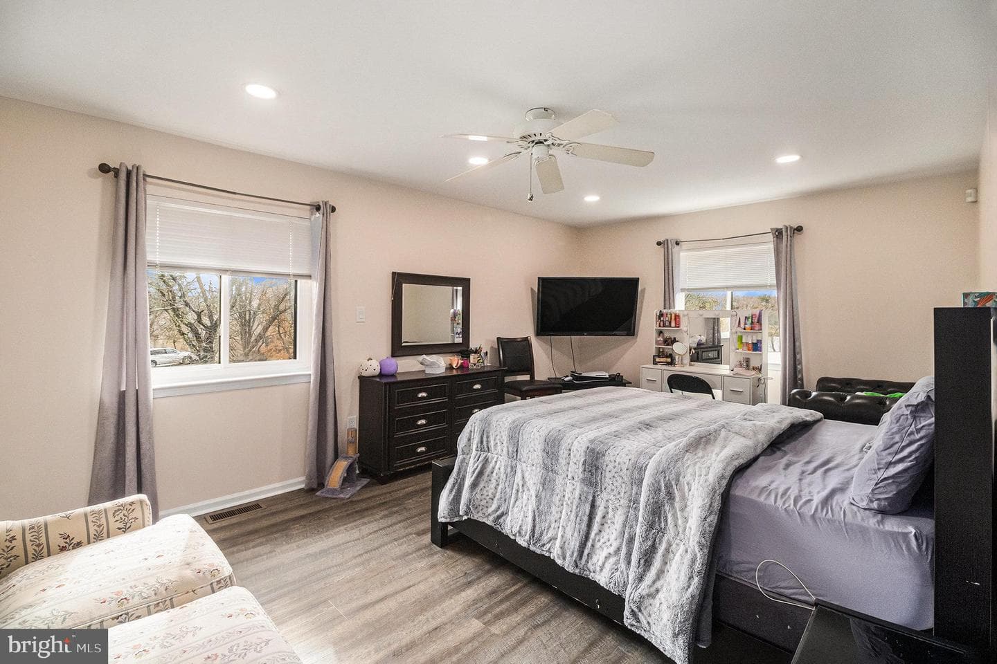 1620 Devon Court photo 14