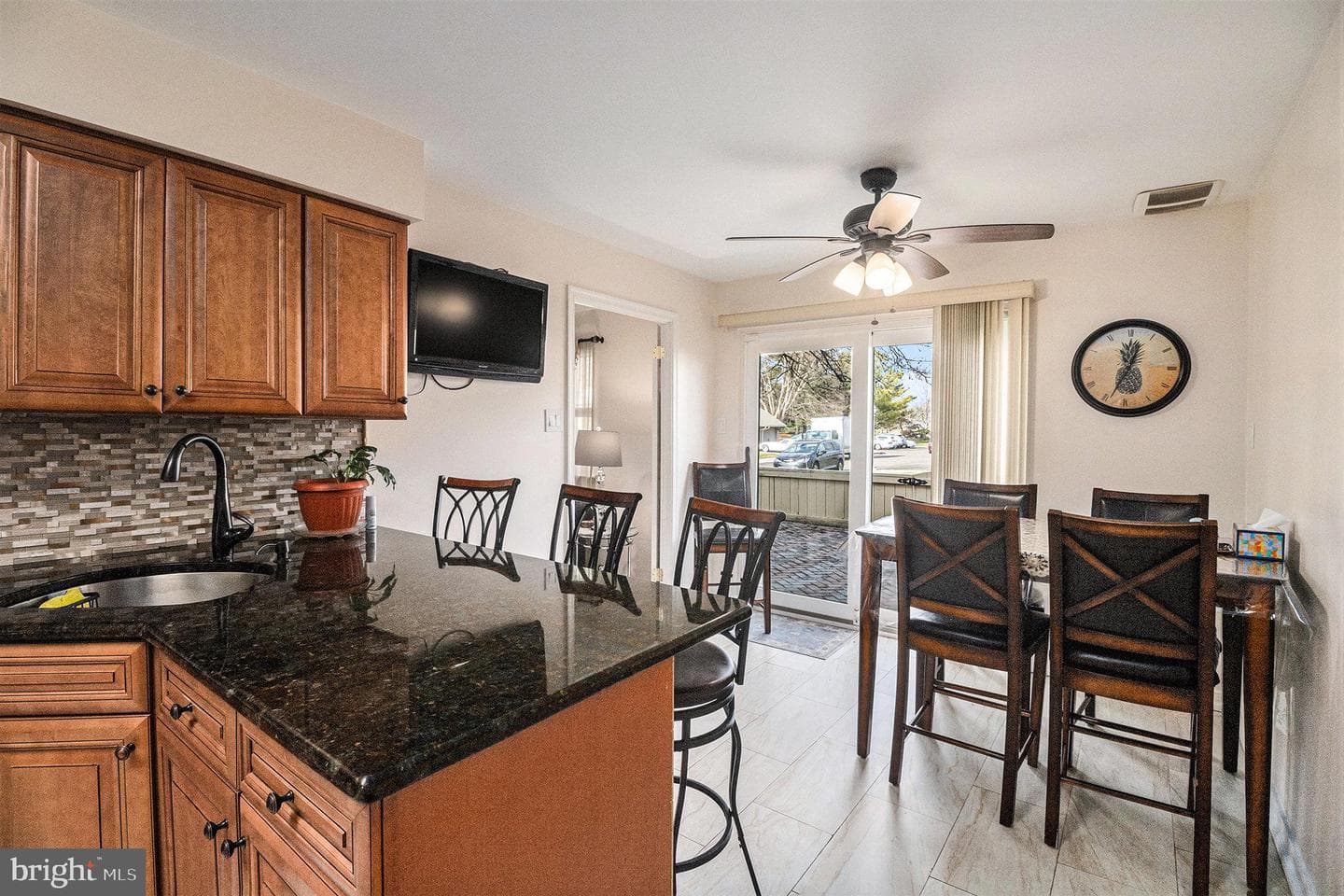 1620 Devon Court photo 8