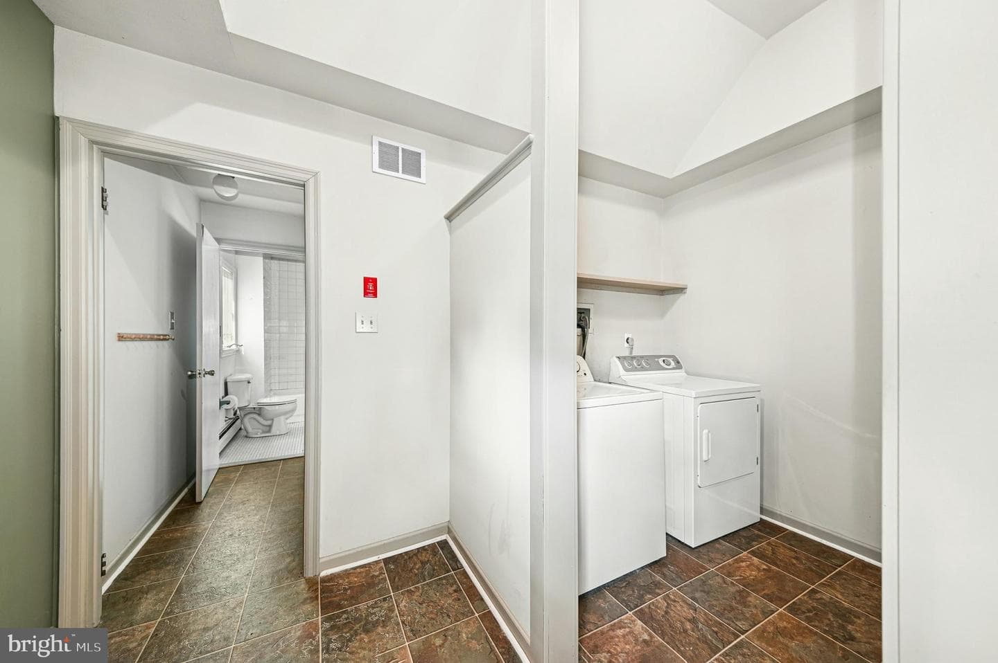 189 E Butler Avenue photo 48