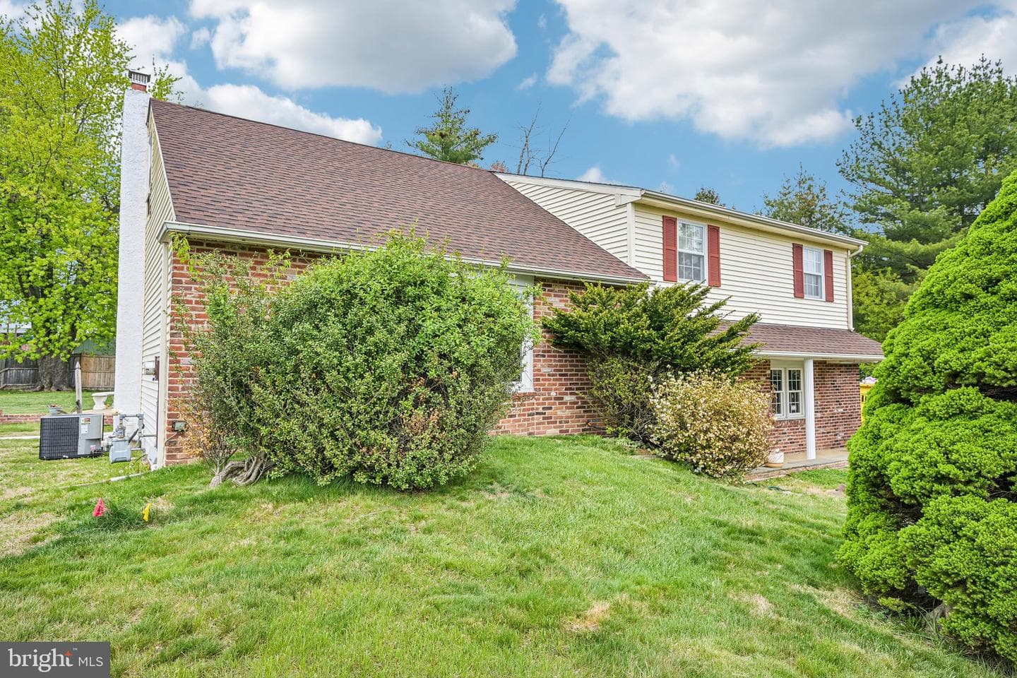 77 Wren Drive photo 49