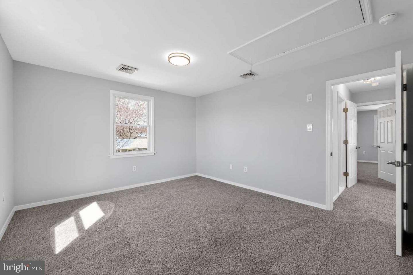 916 Stephen Avenue photo 24