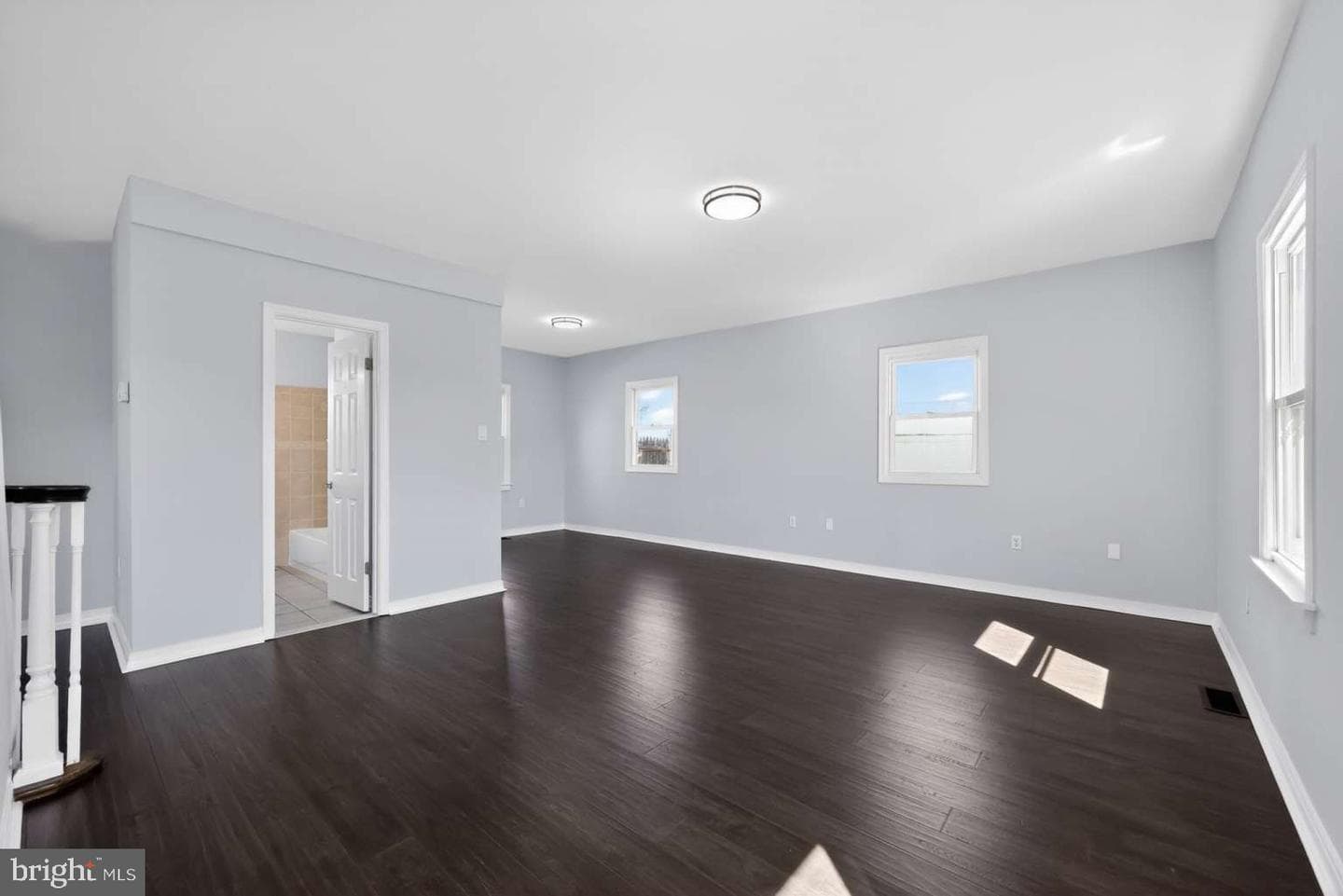 916 Stephen Avenue photo 7