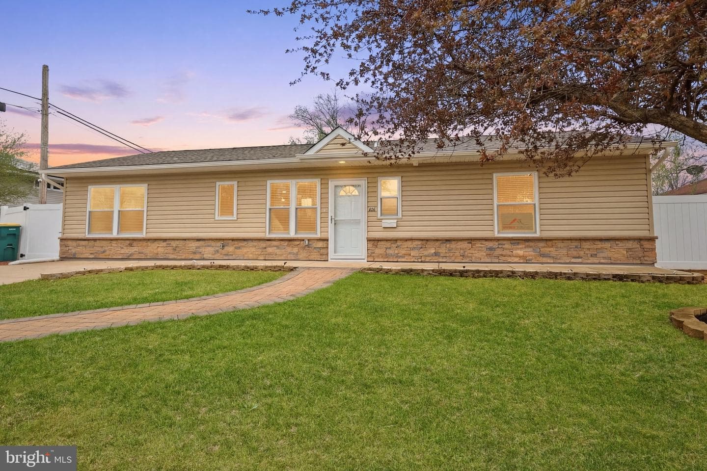 68 Tapered Oak Lane photo 2