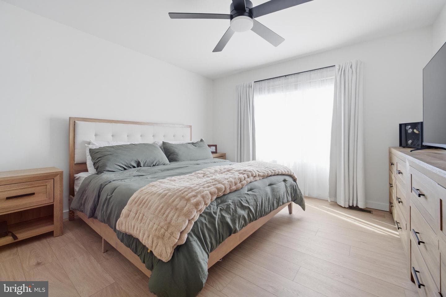 2233 Apple Way photo 12