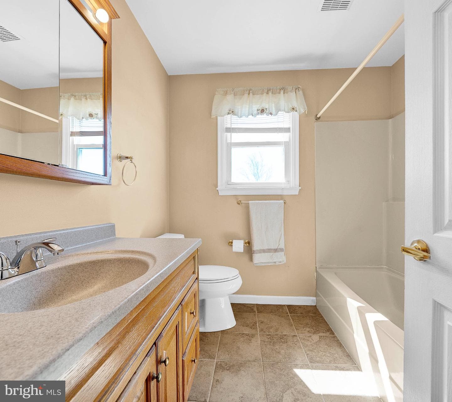 2533 Skyview photo 40