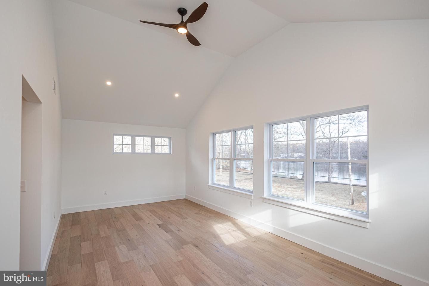 1434 River Road photo 20