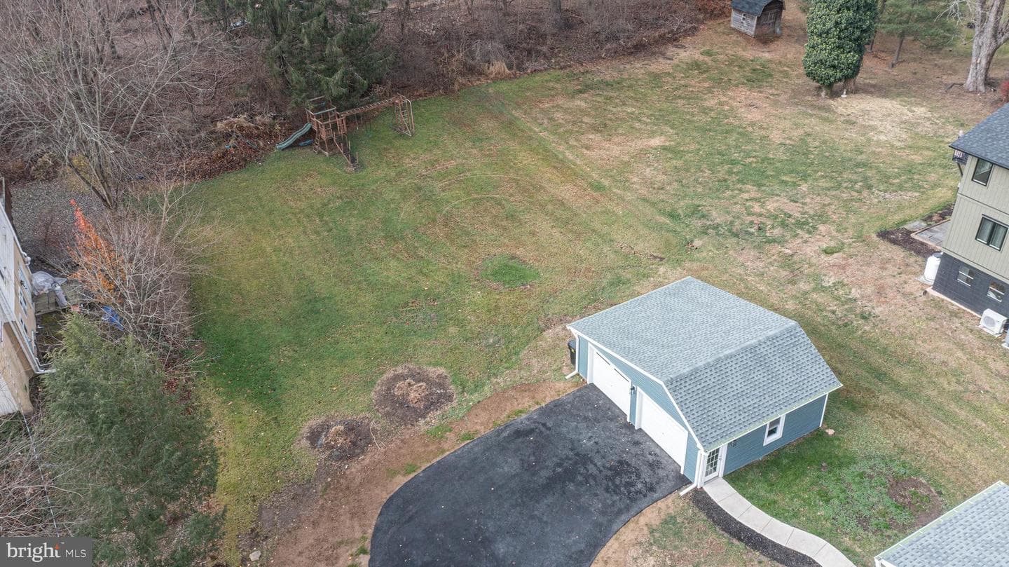 1434 River Road photo 32