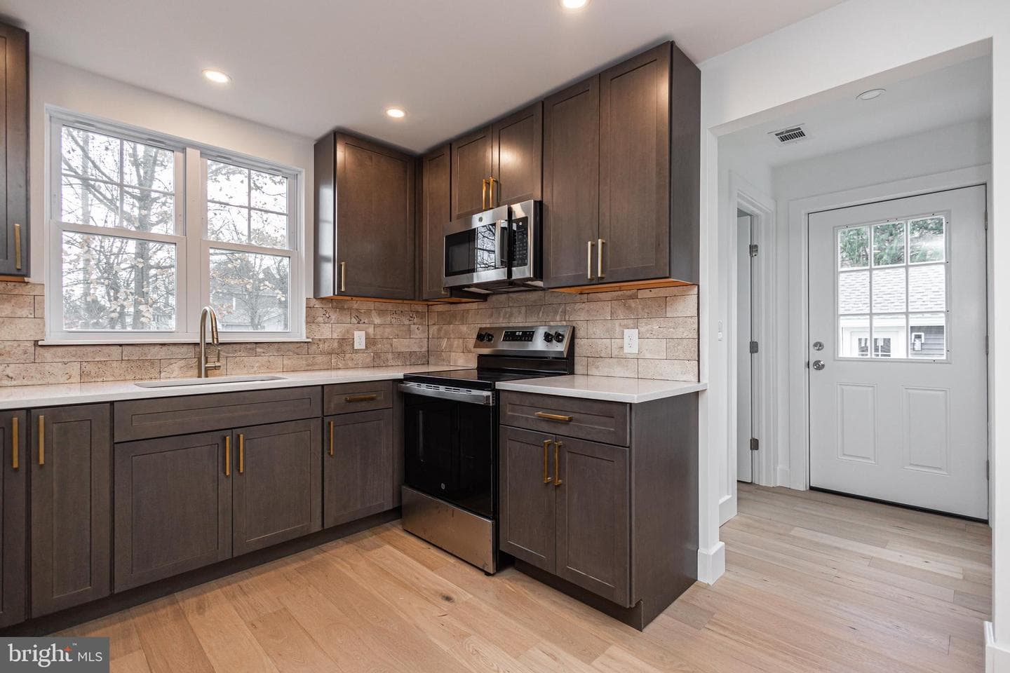 1434 River Road photo 9
