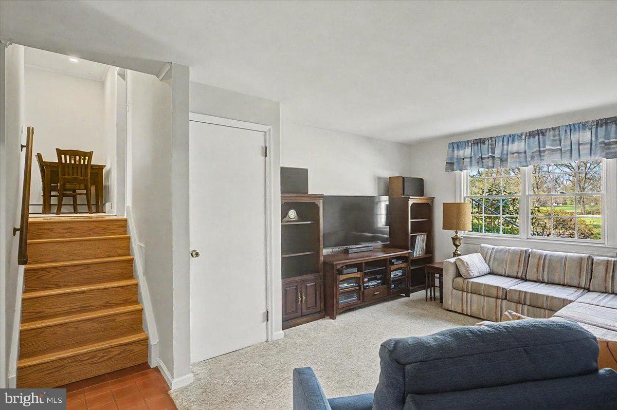 528 E Court Street photo 17