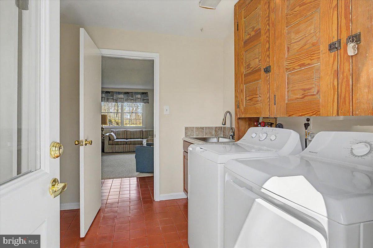 528 E Court Street photo 23