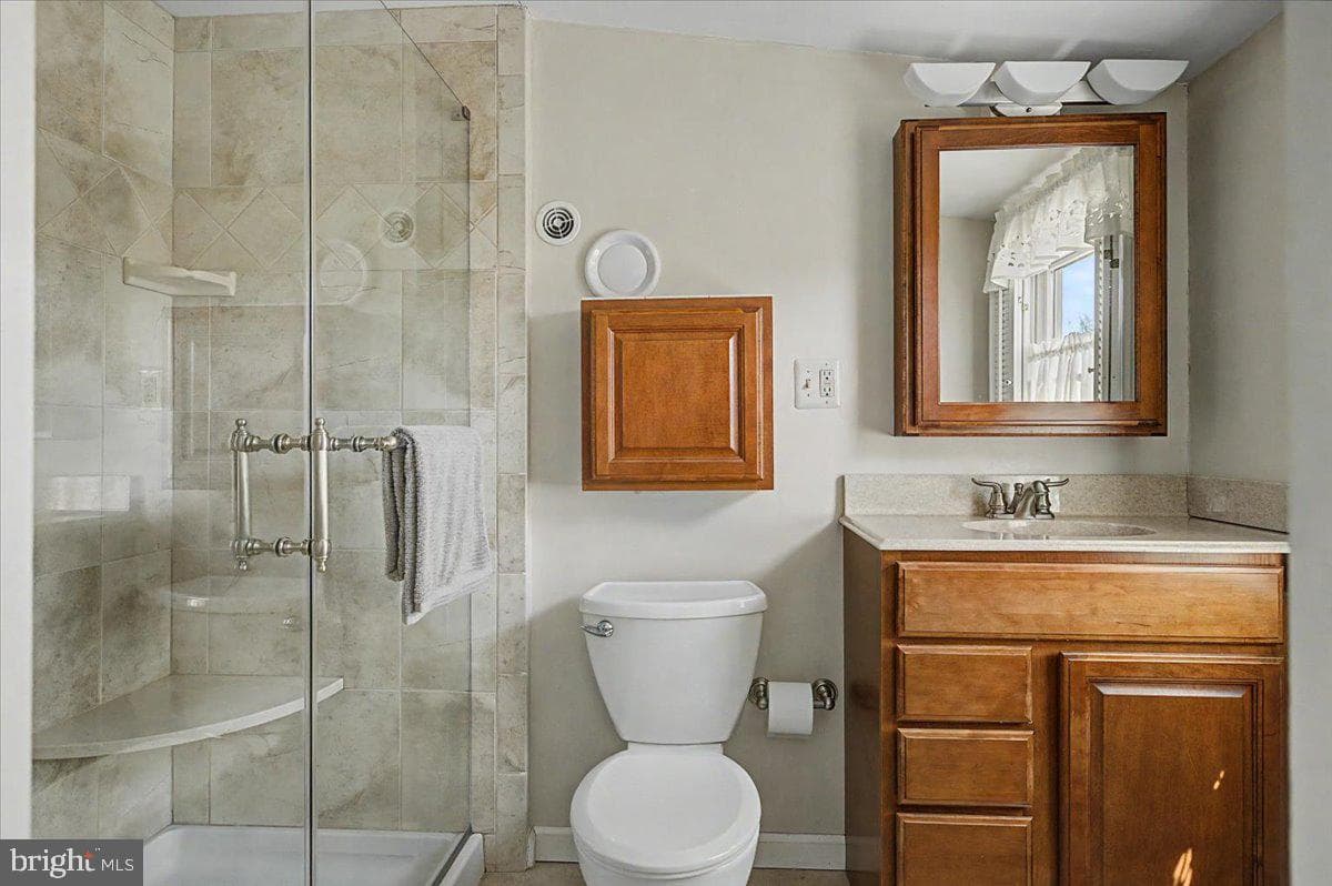 528 E Court Street photo 39