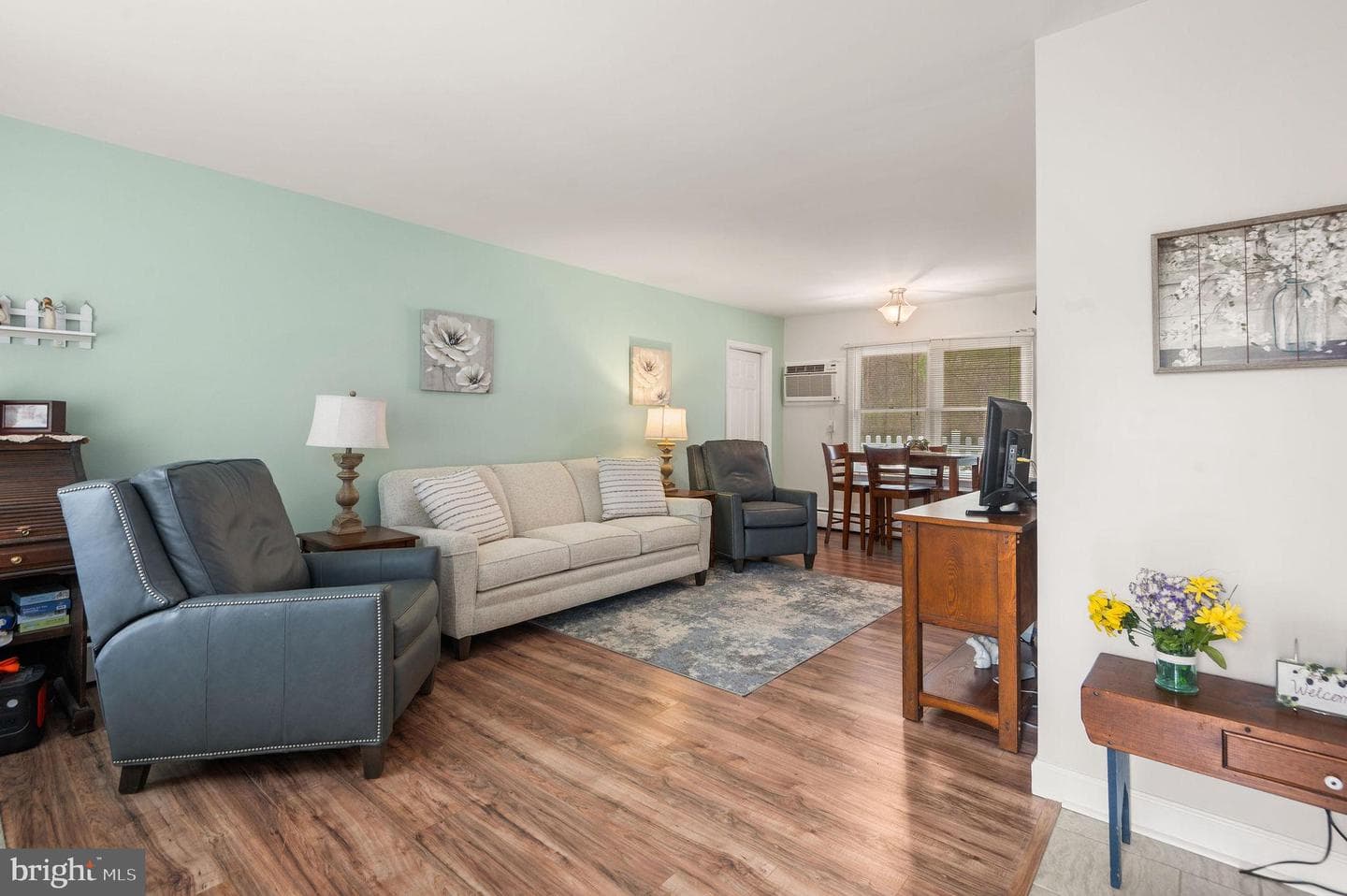 1027 Rozel Avenue photo 4