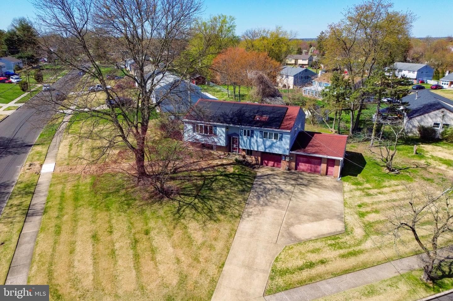 212 Lea Lane photo 3