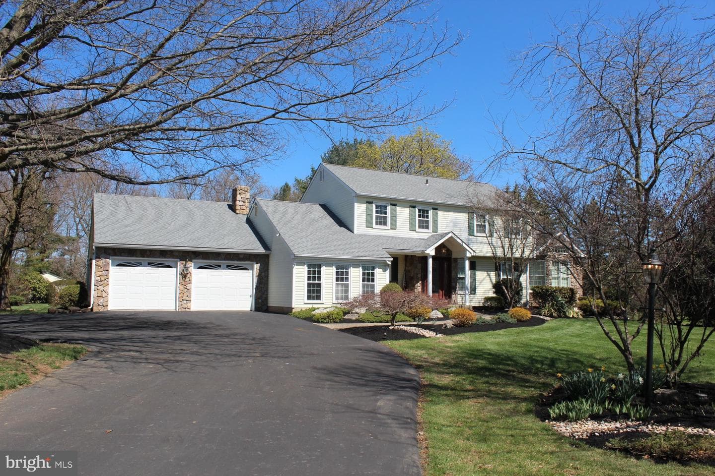 6 Tiffany Drive photo 2