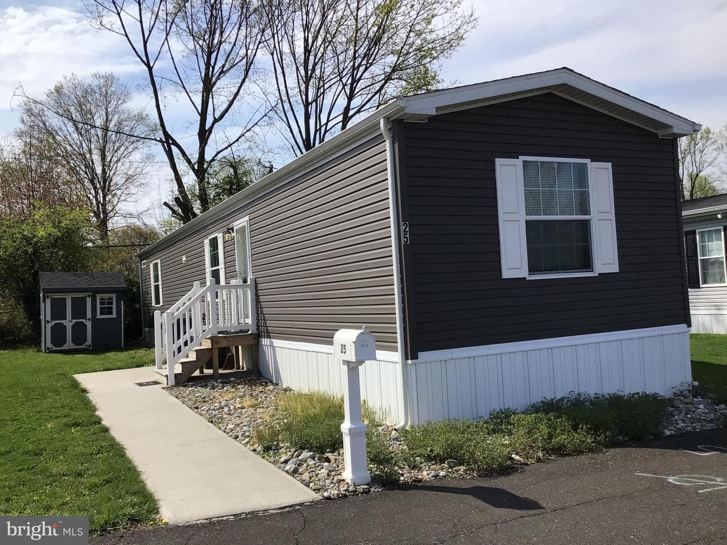 25 Kennedy Drive photo 1