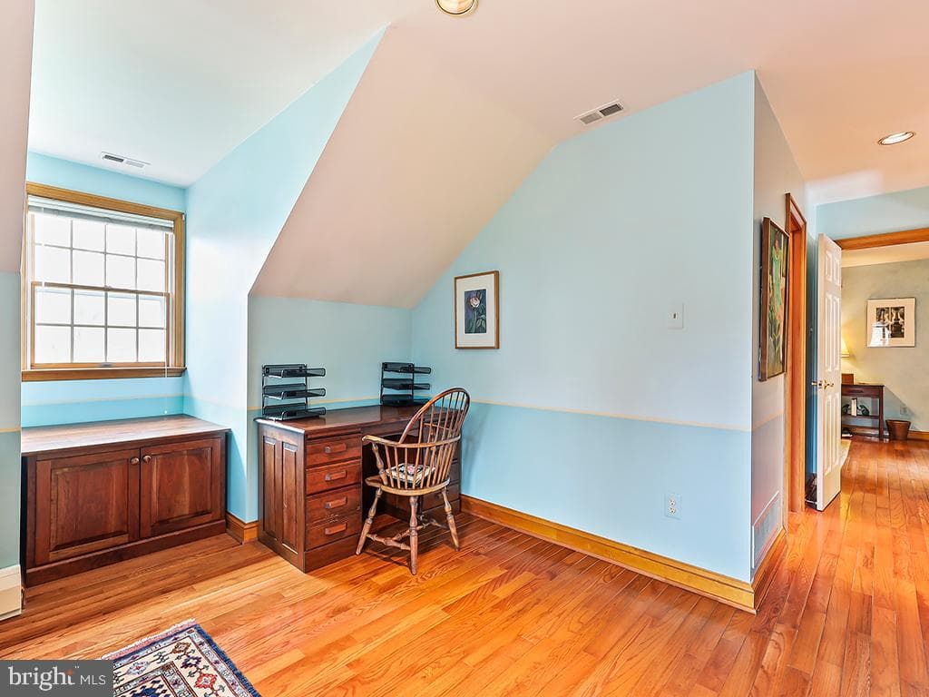 375 Sentinel Avenue photo 52