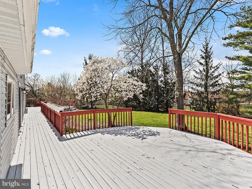 375 Sentinel Avenue photo 82
