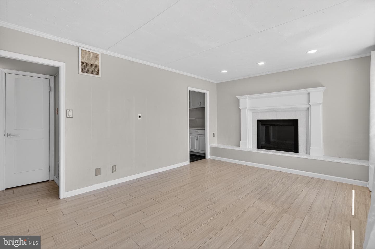 325 Austin Drive photo 4