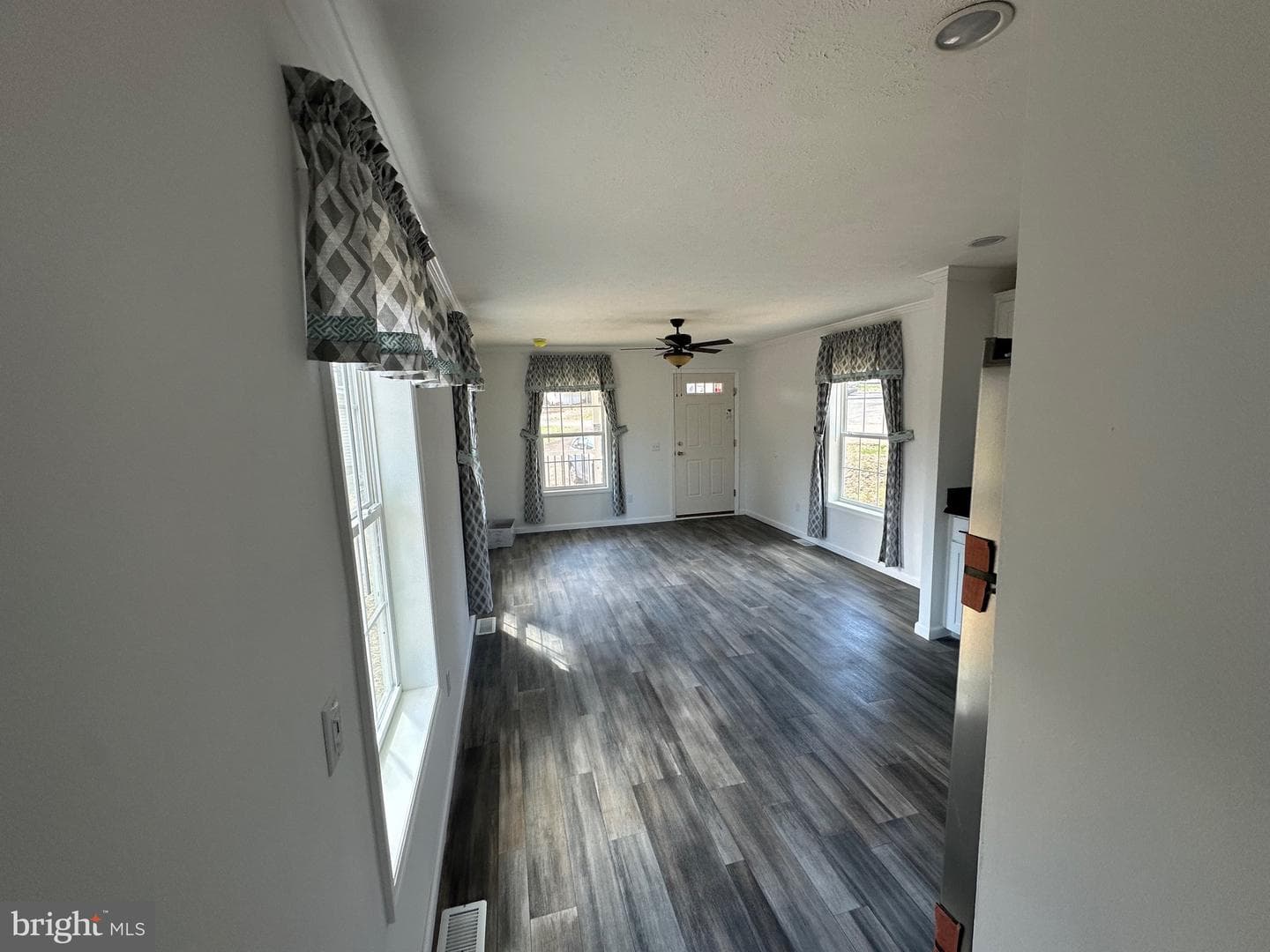 8 Ash Lane photo 3