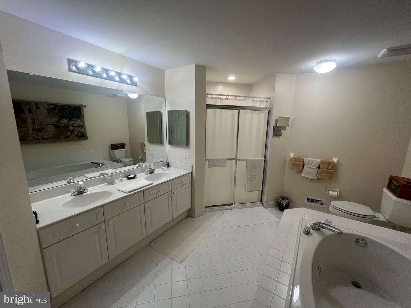 304 Julian Drive E photo 18