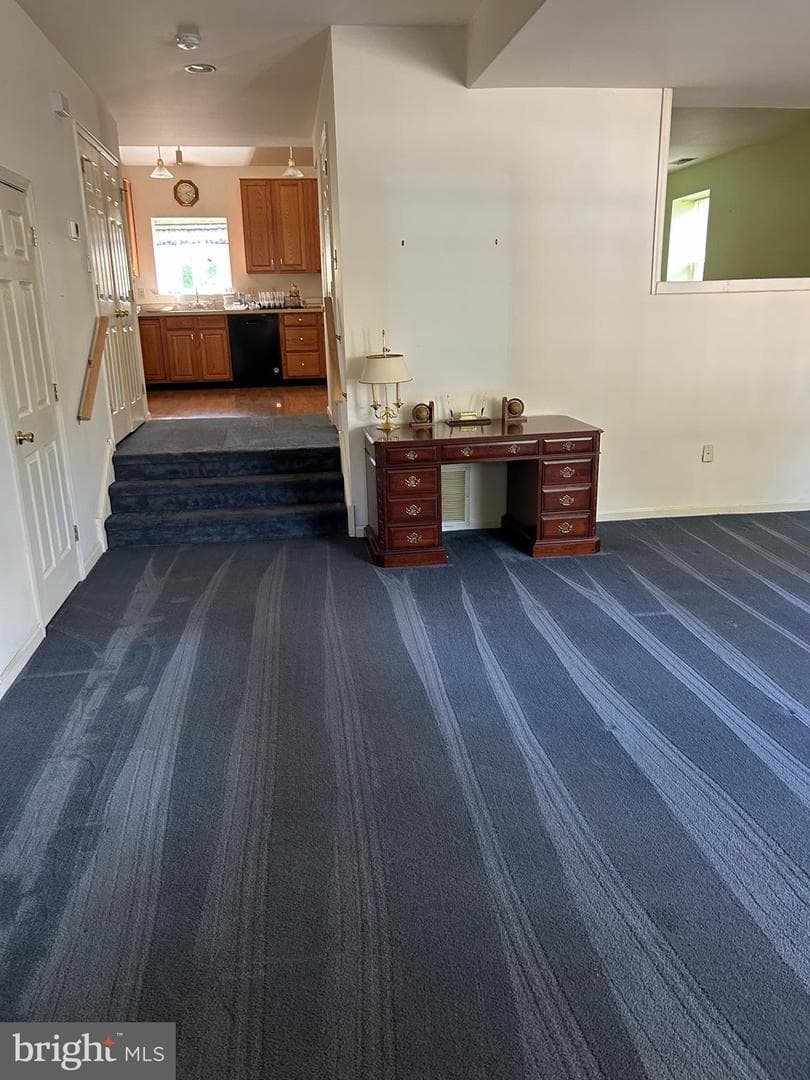 304 W Spruce Street photo 3