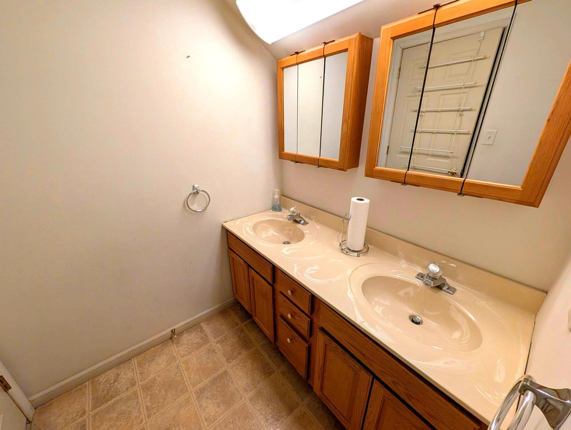 304 W Spruce Street photo 9