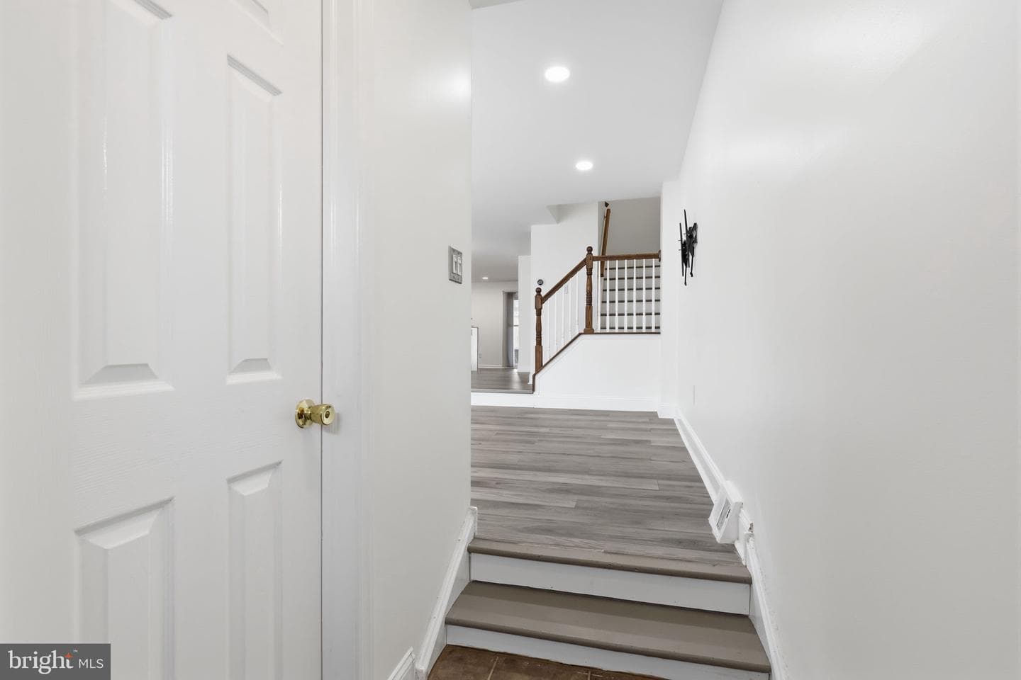 5155 Euston Court photo 5