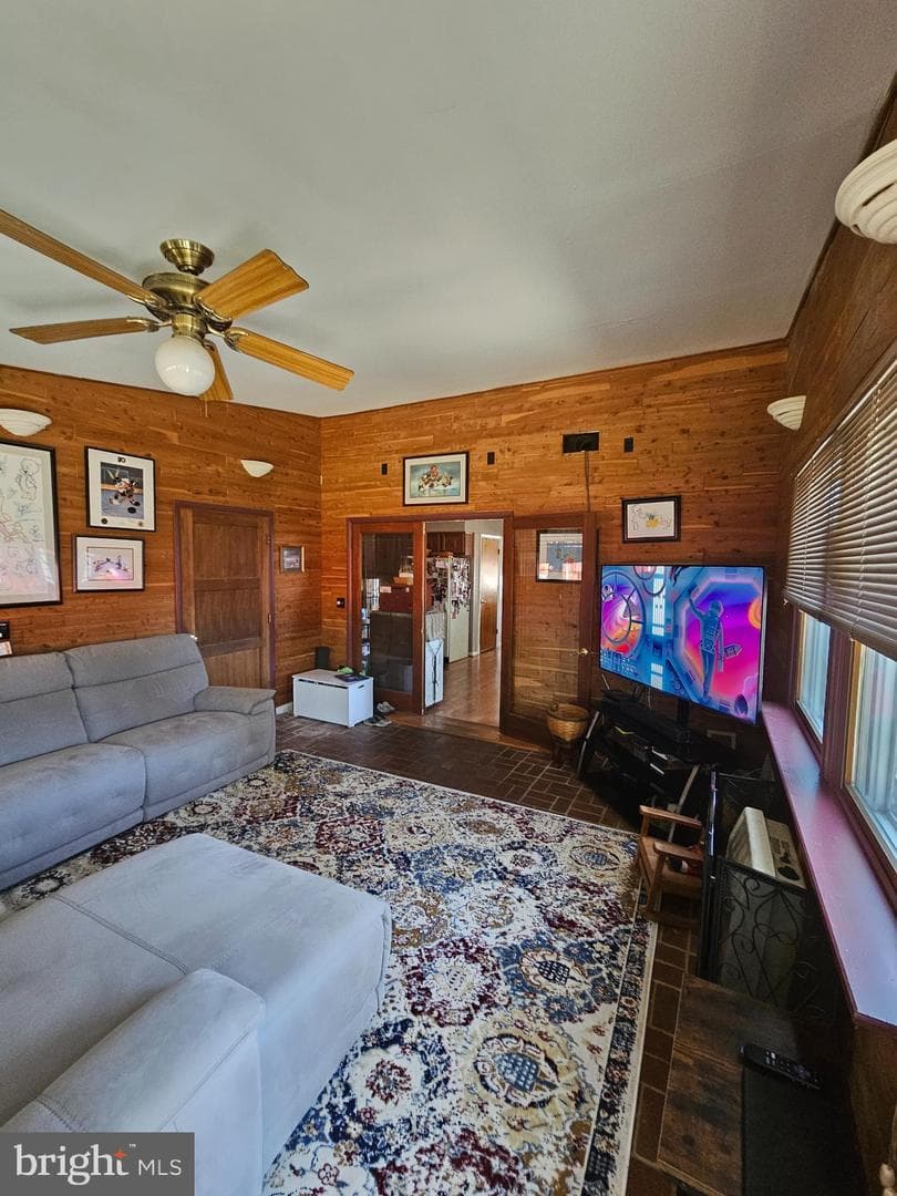 176 Kenton photo 5