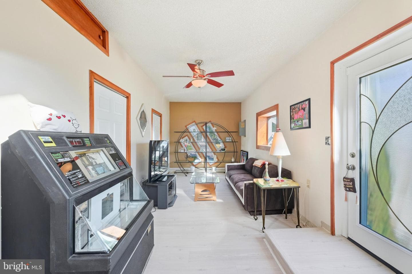 1265 Barclay Crescent photo 9