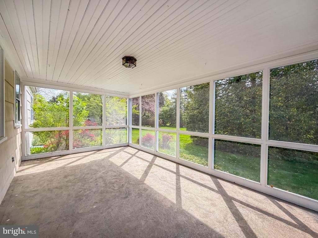 5 Saint James Place photo 28