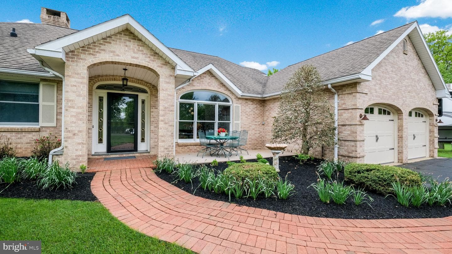108 Clarion Drive photo 4