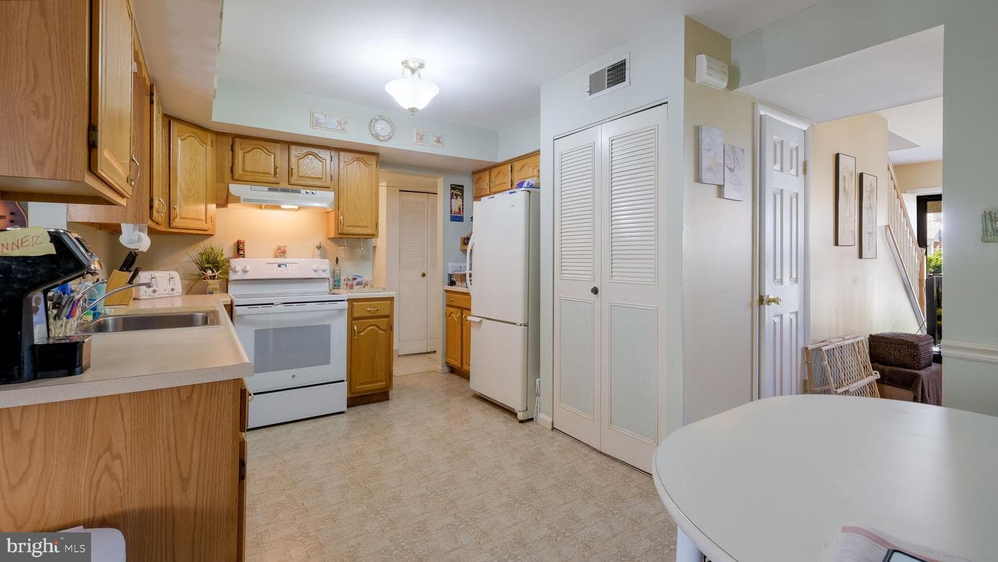 2458 Williamson Court photo 11