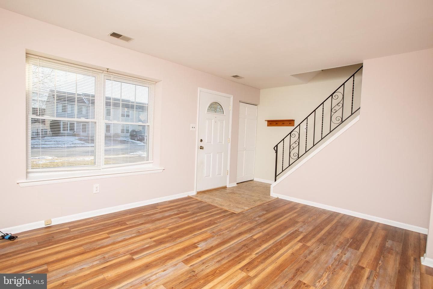225 Cedar Drive photo 3