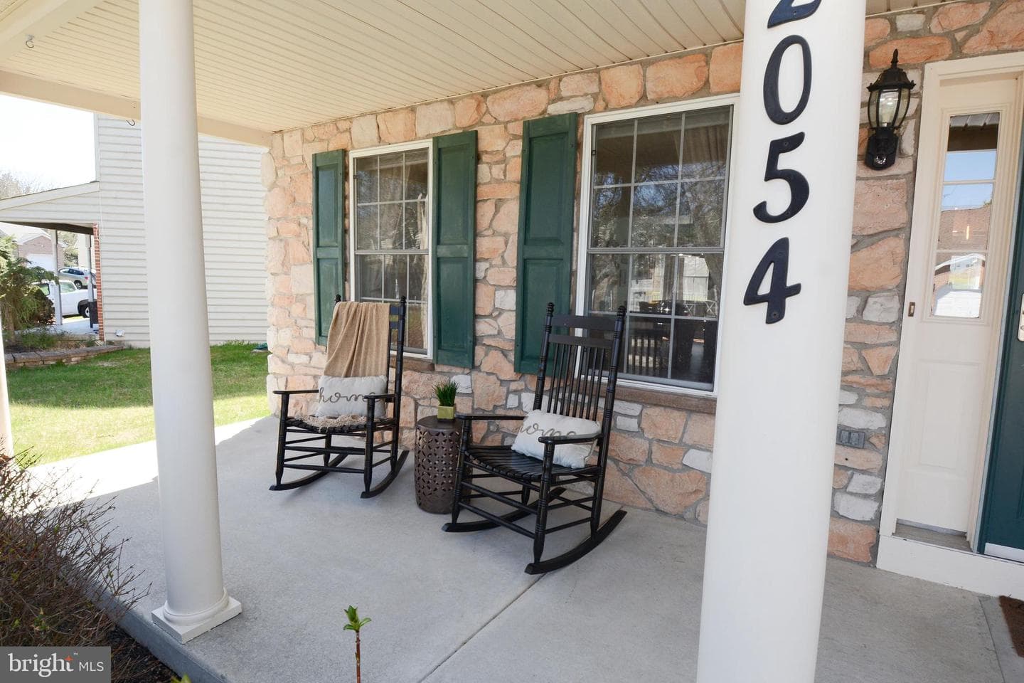 2054 Valley View Drive photo 5