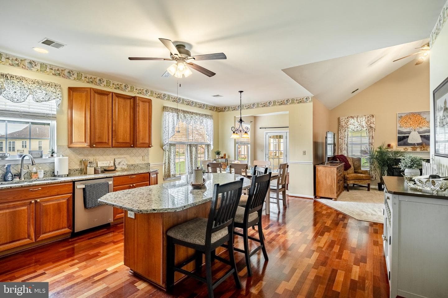1401 Cameo Court photo 5