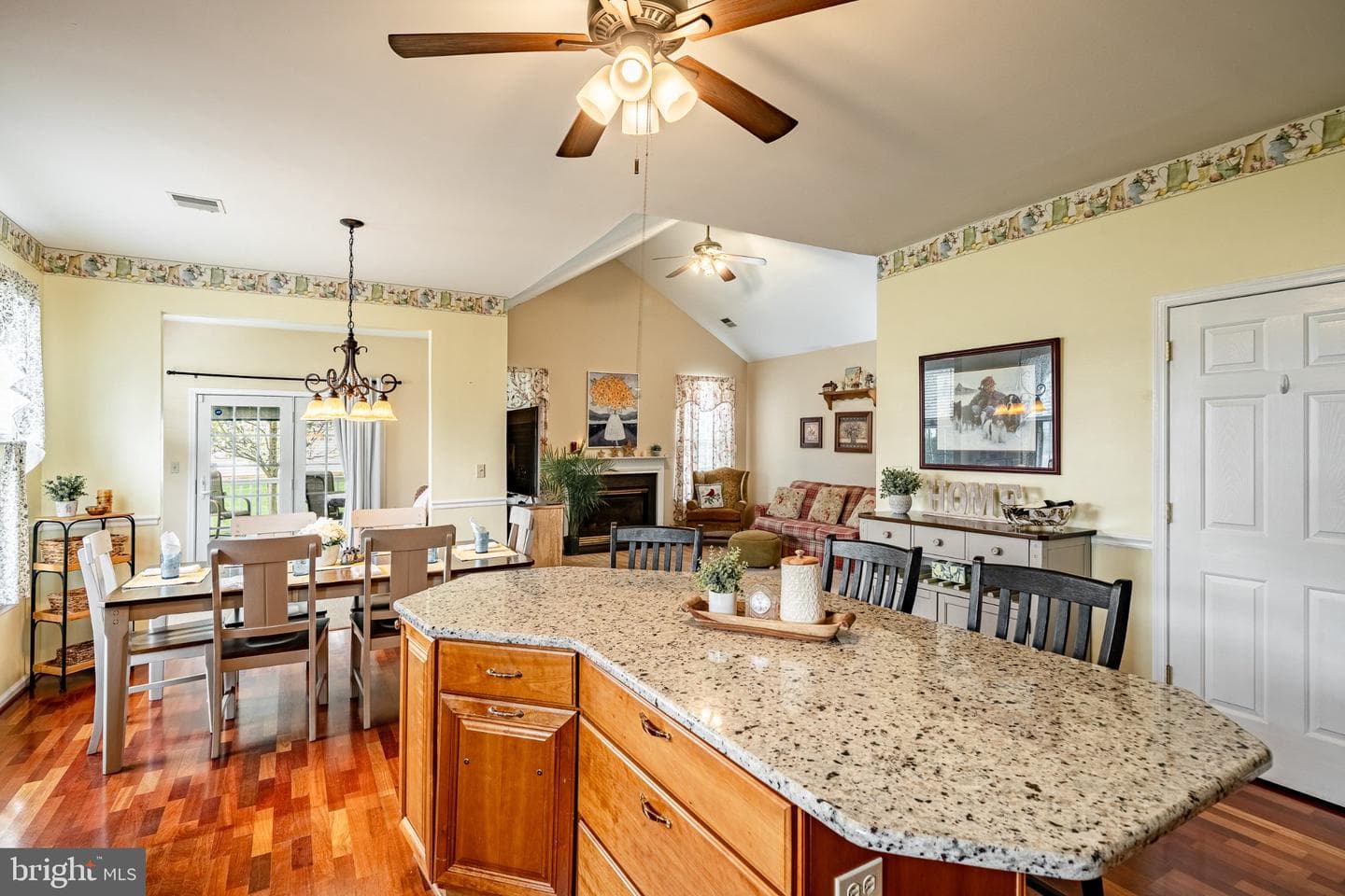 1401 Cameo Court photo 8