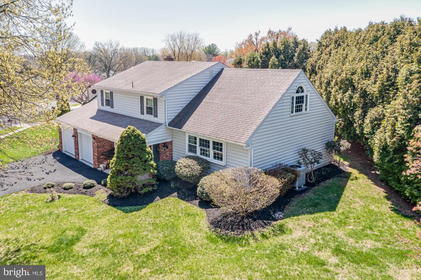 225 Buttonwood Drive photo 5
