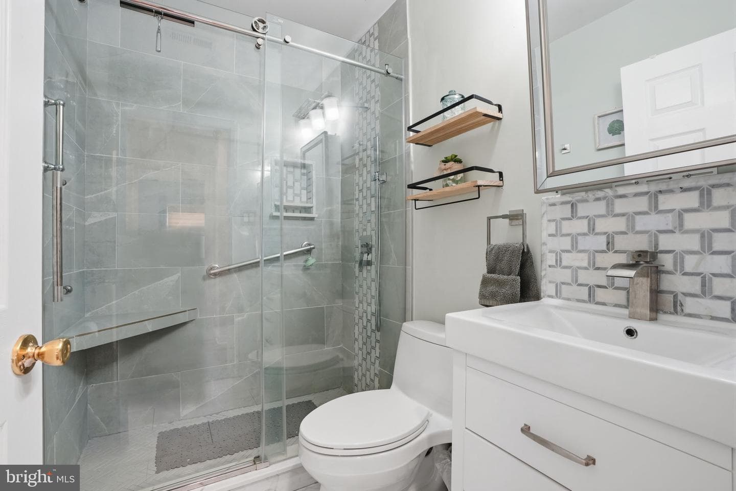 35 Ember Lane photo 18