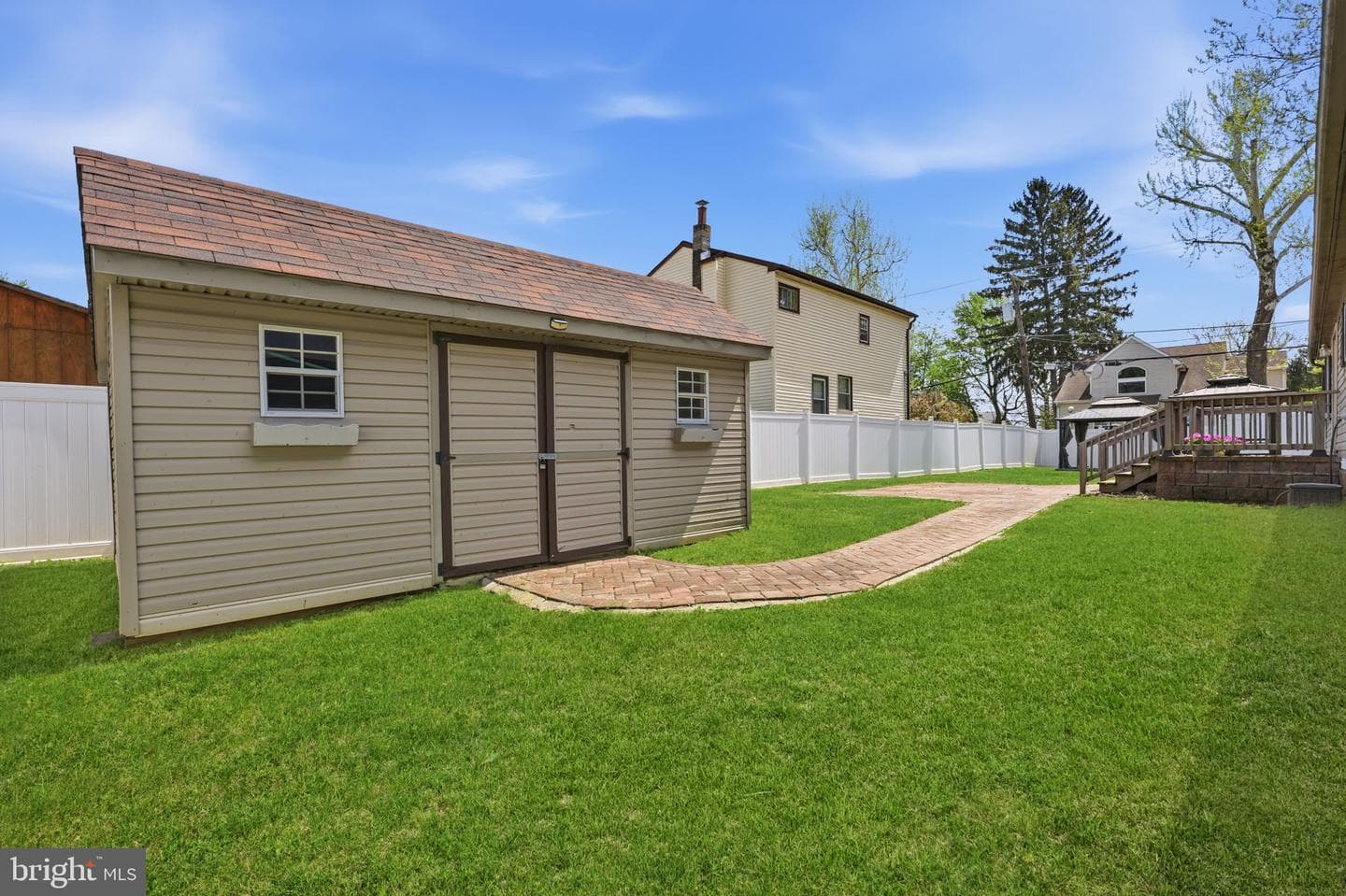 1137 Second Avenue photo 32