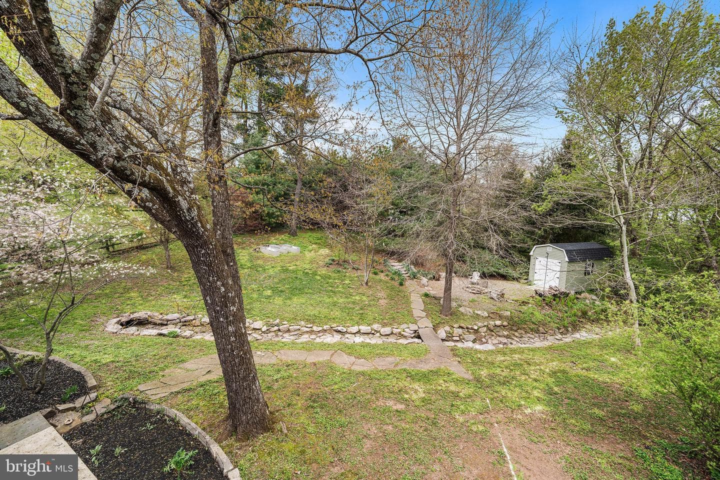 74 Sunset Drive photo 37
