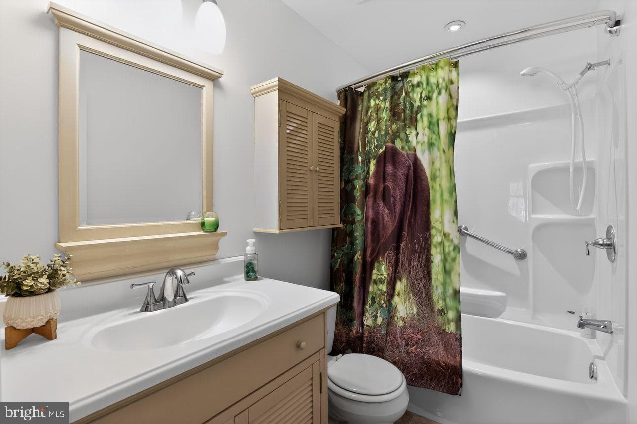 6670 Mayflower Drive photo 24
