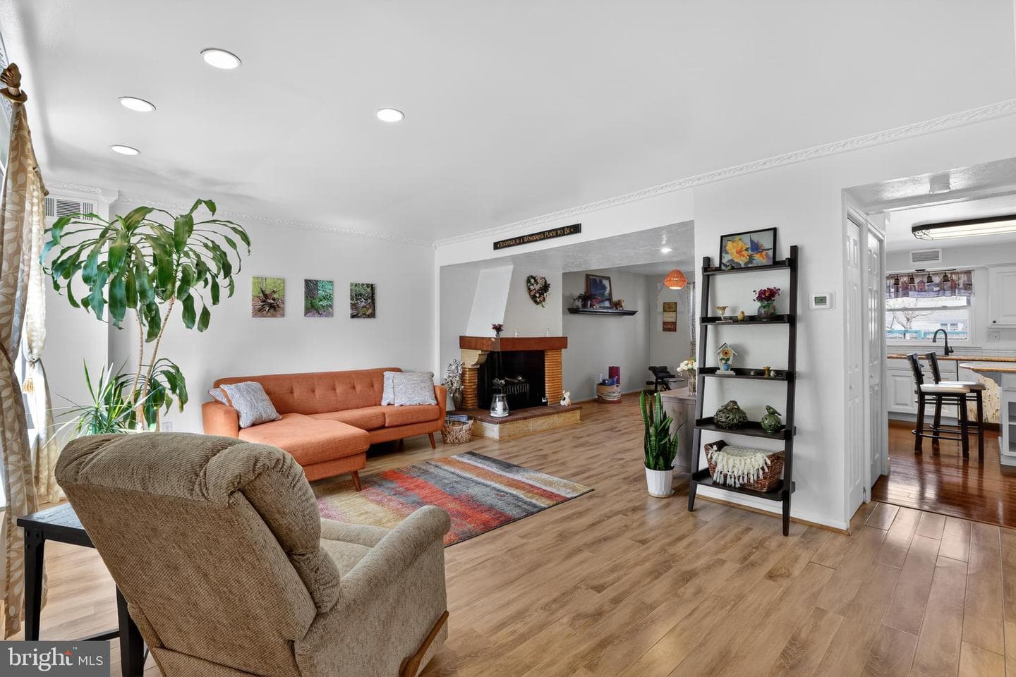 6670 Mayflower Drive photo 4