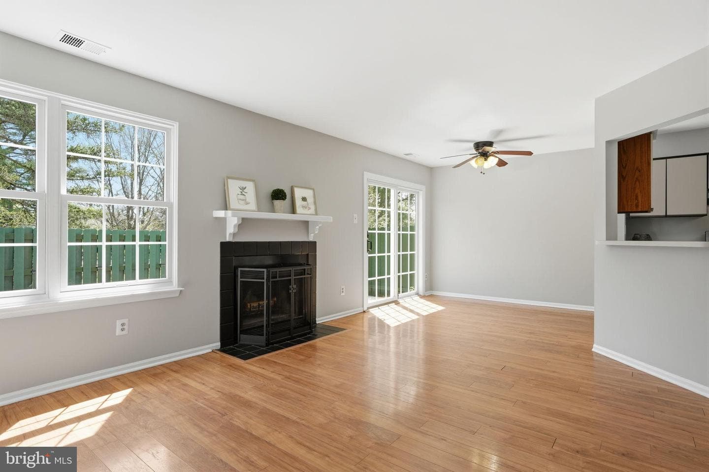 656 Tomlinson Lane photo 7